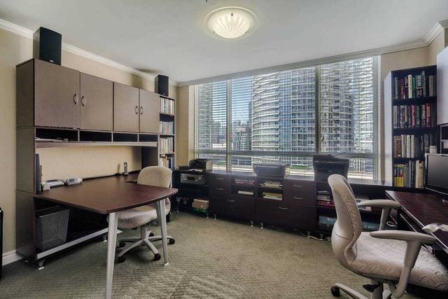 901 - 211 Queens Quay W, Condo with 2 bedrooms, 2 bathrooms and 1 parking in Toronto ON | Image 28