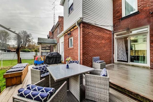 133 Mavety St, House detached with 6 bedrooms, 3 bathrooms and 1 parking in Toronto ON | Image 9
