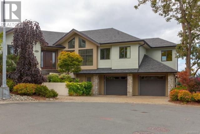 4115 Rogers Ridge, House detached with 4 bedrooms, 4 bathrooms and 2 parking in Saanich BC | Image 38