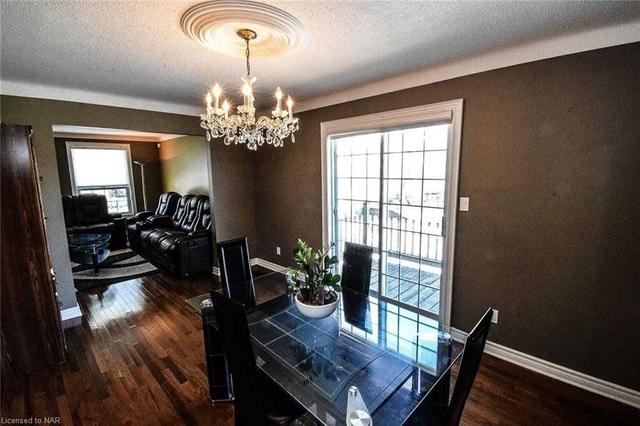 30 Leeson St, House detached with 3 bedrooms, 2 bathrooms and 3 parking in St. Catharines ON | Image 5
