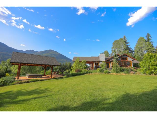6890 Harrop Procter Road, House detached with 3 bedrooms, 3 bathrooms and 8 parking in Central Kootenay E BC | Image 26