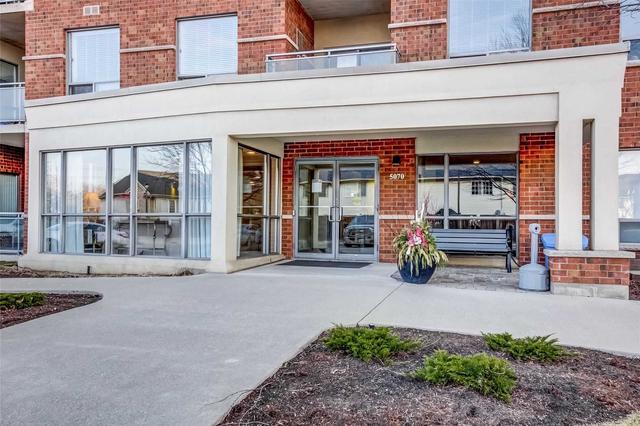 304 - 5070 Fairview St, Condo with 2 bedrooms, 2 bathrooms and 1 parking in Burlington ON | Image 3
