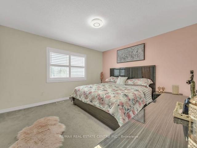 340 Shady Glen Cres, House detached with 3 bedrooms, 4 bathrooms and 3 parking in Kitchener ON | Image 16