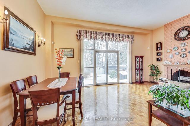 49 Harnworth Dr, House attached with 3 bedrooms, 2 bathrooms and 4 parking in Toronto ON | Image 2