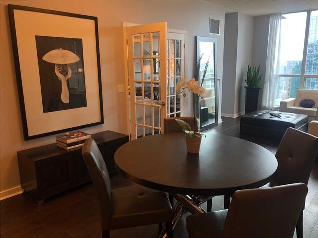 3603 - 8 York St, Condo with 1 bedrooms, 2 bathrooms and null parking in Toronto ON | Image 4