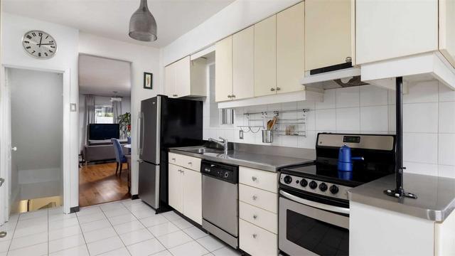 1295 Davenport Rd, House attached with 2 bedrooms, 2 bathrooms and 1 parking in Toronto ON | Image 4