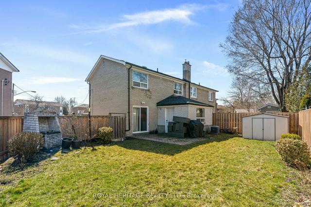 43 Templeton Crt, House semidetached with 3 bedrooms, 2 bathrooms and 2 parking in Toronto ON | Image 26