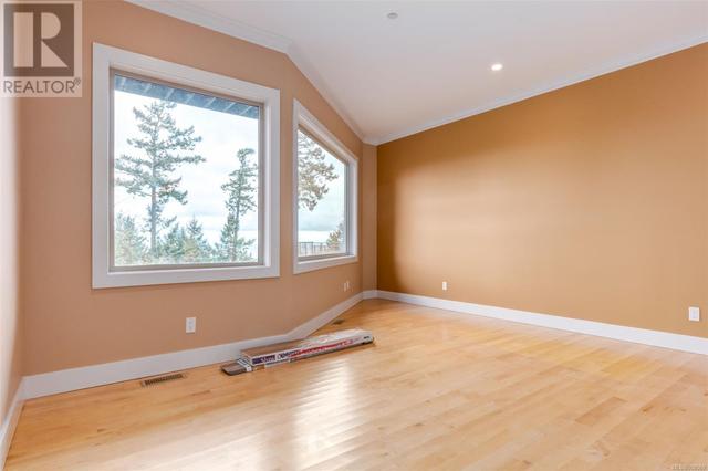 3574 Oakridge Dr, House detached with 6 bedrooms, 6 bathrooms and 2 parking in Nanaimo BC | Image 32