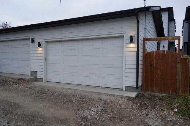 1715 19 Avenue Nw, House detached with 4 bedrooms, 3 bathrooms and 2 parking in Calgary AB | Image 27