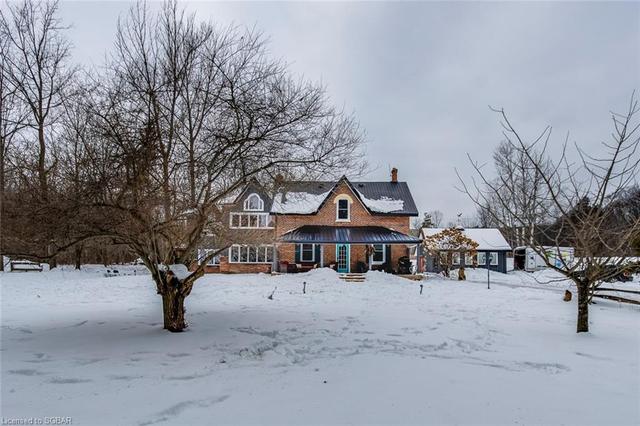 284 Champlain Road, House detached with 8 bedrooms, 3 bathrooms and null parking in Penetanguishene ON | Image 2