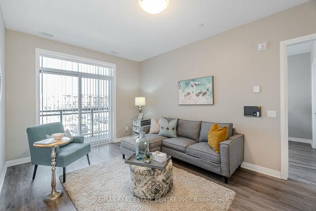 203 - 95 Dundas St W, Condo with 2 bedrooms, 2 bathrooms and 1 parking in Oakville ON | Image 4