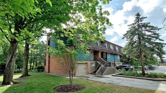 1 Cricklewood Cres, Townhouse with 3 bedrooms, 3 bathrooms and 4 parking in Markham ON | Image 1