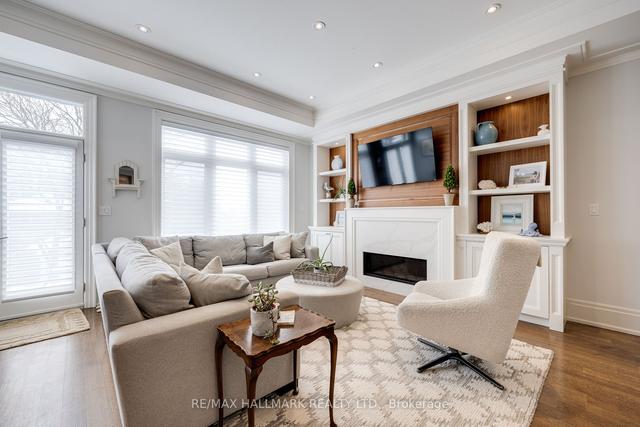 347 Melrose Ave, House detached with 4 bedrooms, 5 bathrooms and 4 parking in Toronto ON | Image 2