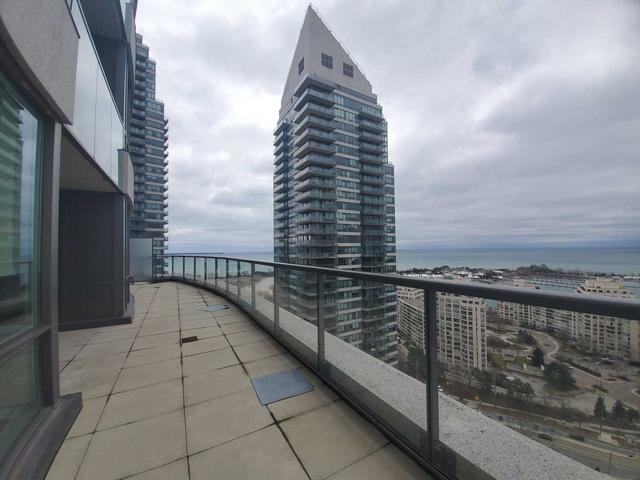 2401 - 15 Legion Rd, Condo with 2 bedrooms, 2 bathrooms and 1 parking in Toronto ON | Image 11