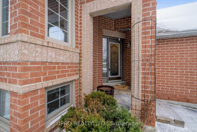 85 Springview Dr, House detached with 2 bedrooms, 2 bathrooms and 3 parking in Brampton ON | Image 28