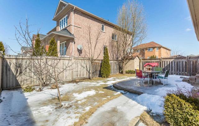 111 Pantomine Blvd, House detached with 4 bedrooms, 3 bathrooms and 4 parking in Brampton ON | Image 17