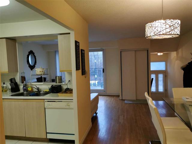18 - 119 Omni Dr E, Townhouse with 3 bedrooms, 3 bathrooms and 2 parking in Toronto ON | Image 4