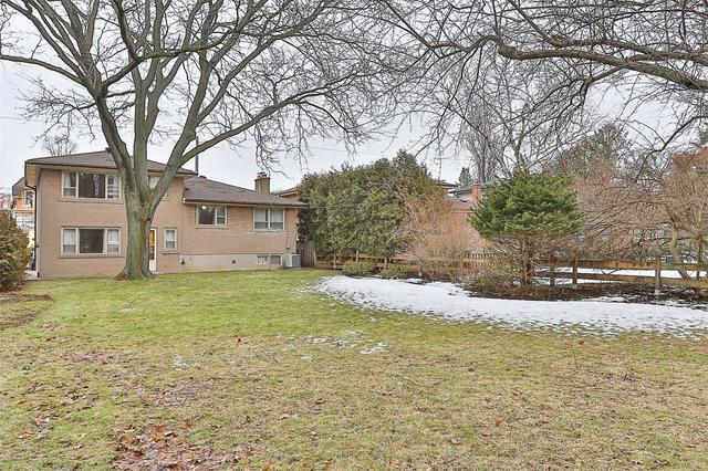 72 Heathview Ave, House detached with 3 bedrooms, 2 bathrooms and 5 parking in Toronto ON | Image 6