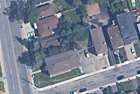 2047 Keele St, House detached with 3 bedrooms, 1 bathrooms and 3 parking in Toronto ON | Card Image
