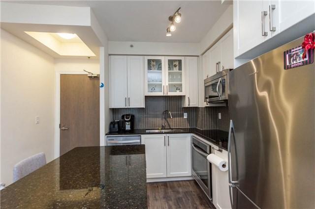 909B - 9090 Yonge St, Condo with 1 bedrooms, 1 bathrooms and 1 parking in Richmond Hill ON | Image 8