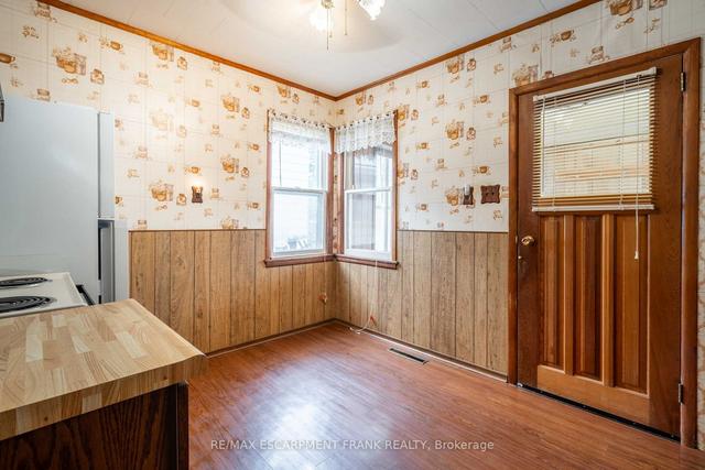 602 Quebec St, House detached with 3 bedrooms, 1 bathrooms and 3 parking in Hamilton ON | Image 8