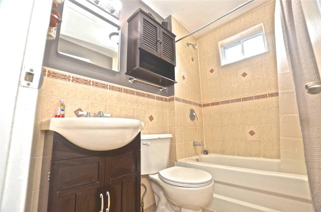 16 Fulton St, House detached with 2 bedrooms, 1 bathrooms and 3 parking in Milton ON | Image 9