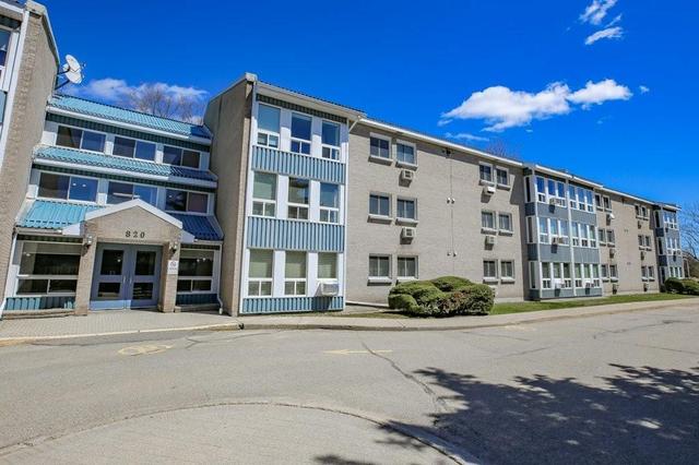 210 - 820 Laurier Boulevard, Condo with 2 bedrooms, 1 bathrooms and 1 parking in Brockville ON | Image 2