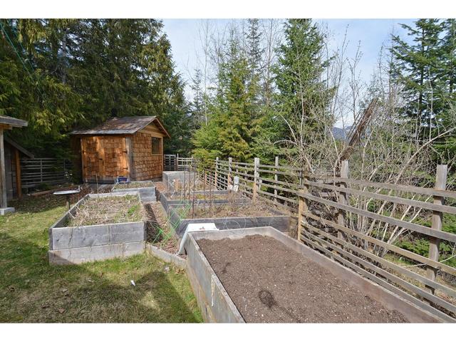 2286 Annable Road, House detached with 4 bedrooms, 3 bathrooms and null parking in Central Kootenay F BC | Image 50