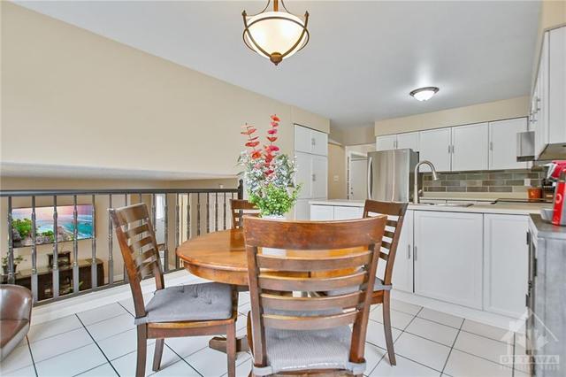 15 Windbrook Crescent, House detached with 4 bedrooms, 3 bathrooms and 4 parking in Ottawa ON | Image 5