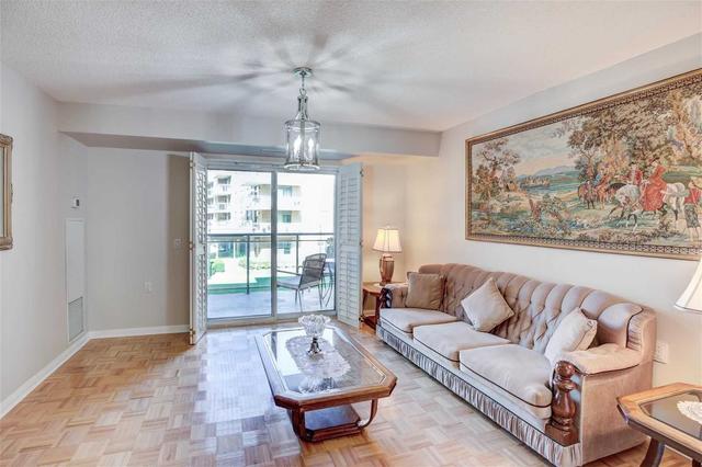 201 - 2502 Rutherford Rd, Condo with 2 bedrooms, 2 bathrooms and 1 parking in Vaughan ON | Image 12