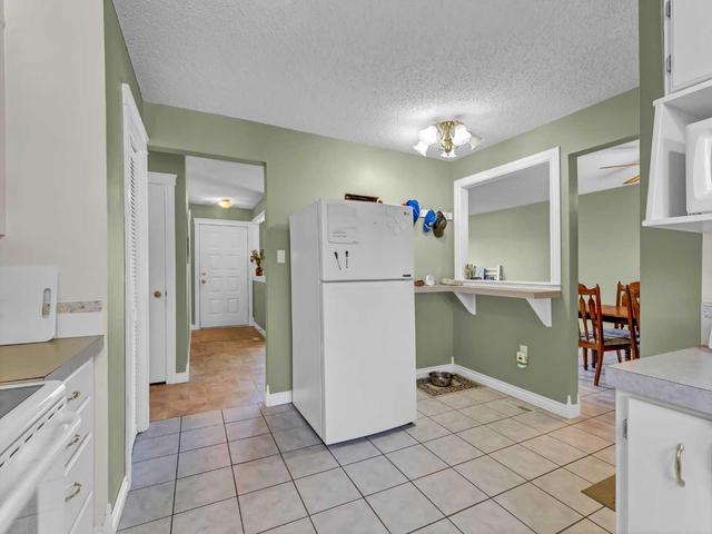 24 Castelani Crescent Se, House detached with 5 bedrooms, 2 bathrooms and 2 parking in Medicine Hat AB | Image 11