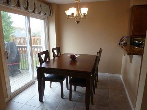 363 Wake Robin Cres, House detached with 3 bedrooms, 3 bathrooms and 2 parking in Kitchener ON | Image 2