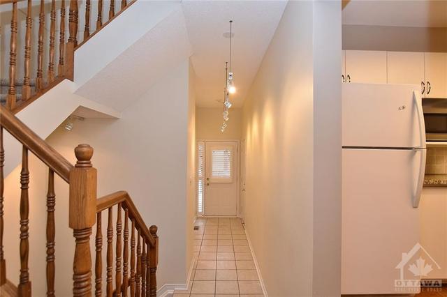 116 Stonebriar Drive, Townhouse with 3 bedrooms, 3 bathrooms and 2 parking in Ottawa ON | Image 5