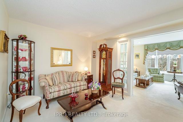 64 Linkdale Rd, House detached with 3 bedrooms, 2 bathrooms and 6 parking in Brampton ON | Image 5