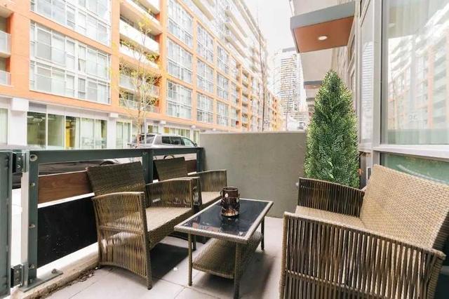 th 10 - 30 Nelson St, Townhouse with 3 bedrooms, 3 bathrooms and 2 parking in Toronto ON | Image 22