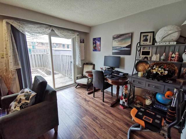 42 - 43 Nadia Pl, Townhouse with 4 bedrooms, 3 bathrooms and 1 parking in Oakville ON | Image 14