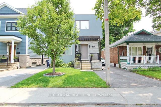 139 Dunington Dr, House detached with 3 bedrooms, 4 bathrooms and 5 parking in Toronto ON | Image 1
