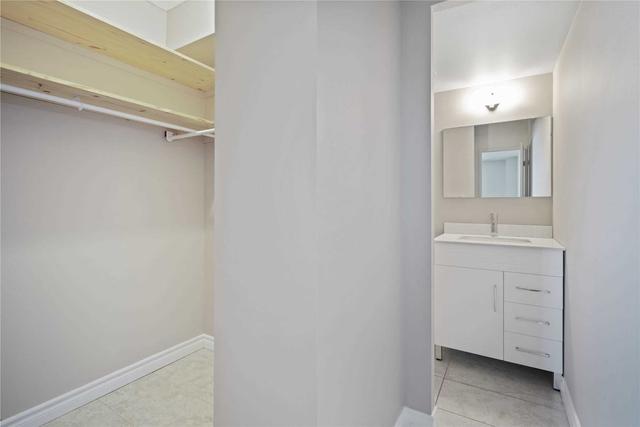 1907 - 340 Dixon Rd, Condo with 3 bedrooms, 2 bathrooms and 1 parking in Toronto ON | Image 10