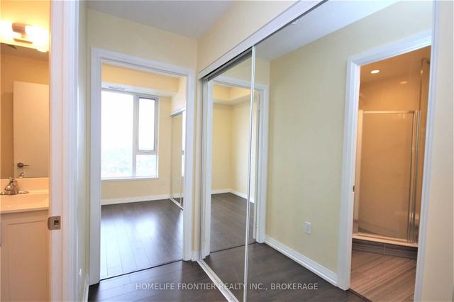 3805 - 55 Ann O'reilly Rd, Condo with 2 bedrooms, 2 bathrooms and 1 parking in Toronto ON | Image 4