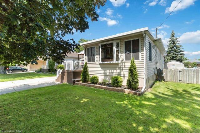 24 Preston Avenue, House detached with 4 bedrooms, 2 bathrooms and null parking in Sarnia ON | Image 34