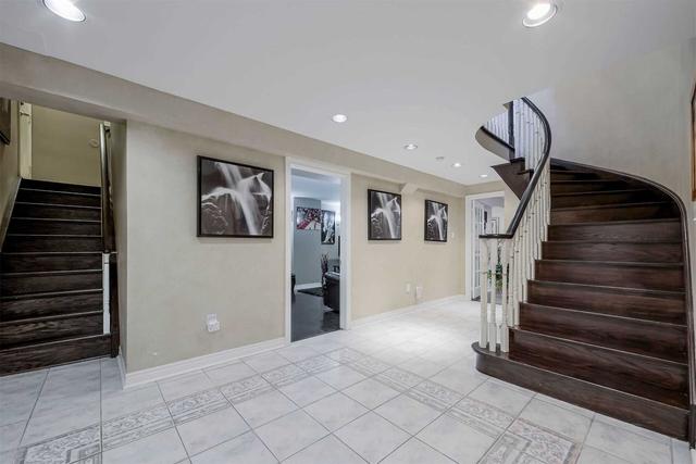 24 Sicilia St, House detached with 4 bedrooms, 4 bathrooms and 4 parking in Vaughan ON | Image 32