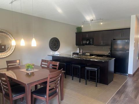 713b - 700 Bighorn Boulevard, Condo with 2 bedrooms, 2 bathrooms and null parking in Radium Hot Springs BC | Card Image