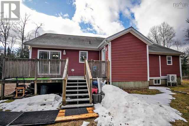 17980 Highway 2, House detached with 3 bedrooms, 2 bathrooms and null parking in Cumberland, Subd. B NS | Image 10