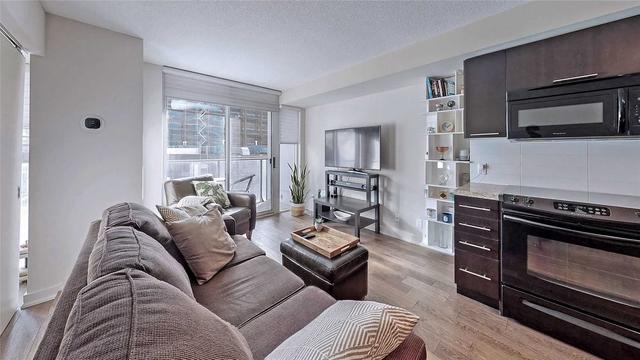 403 - 21 Nelson St, Condo with 2 bedrooms, 2 bathrooms and 1 parking in Toronto ON | Image 16