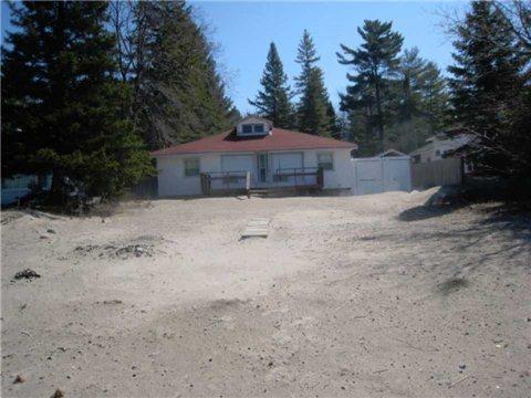 2092 Tiny Beaches Rd S, House detached with 7 bedrooms, 2 bathrooms and 4 parking in Tiny ON | Image 1