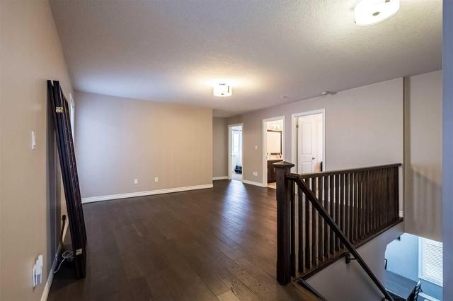 920 Pioneer Grove Crt, House detached with 4 bedrooms, 3 bathrooms and 2 parking in Kitchener ON | Image 9