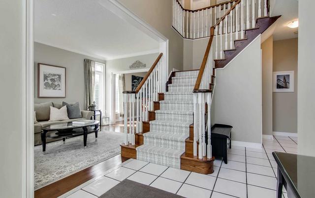 698 Kingsmere Ave, House detached with 4 bedrooms, 3 bathrooms and 6 parking in Newmarket ON | Image 38