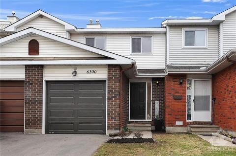 6390 Nuggett Drive, Townhouse with 3 bedrooms, 2 bathrooms and 2 parking in Ottawa ON | Card Image