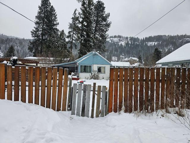 3053 Waldie Avenue, House detached with 2 bedrooms, 1 bathrooms and 2 parking in Central Kootenay J BC | Image 17