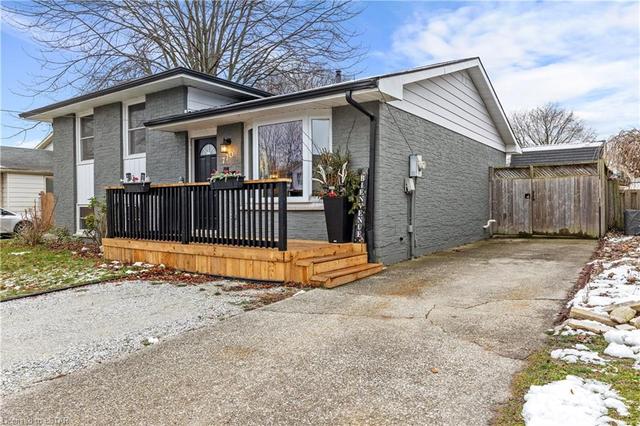 770 Cardiff Drive, House detached with 4 bedrooms, 2 bathrooms and 4 parking in Sarnia ON | Image 12